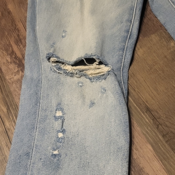 NWT BlankNYC The Madison Crop, lightwash, distressed ripped, straight leg, Sz 26 - Picture 10 of 12